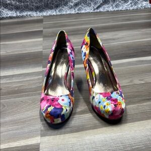 Madden Girl Colorful Floral Women's Pumps size 9